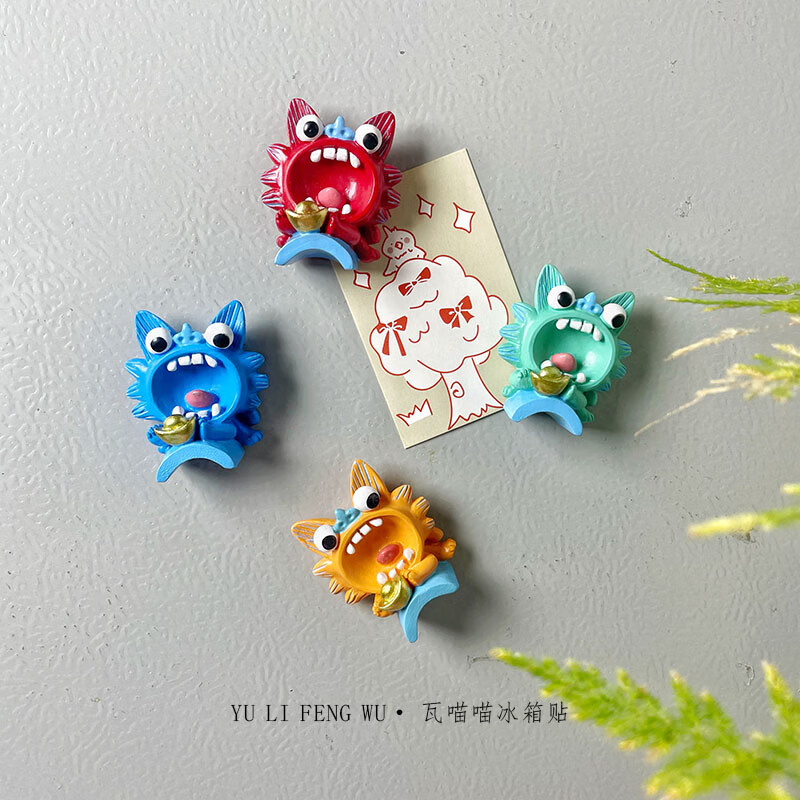 一抹屋檐上的灵气，跃入寻常生活——云南瓦猫冰箱贴深度解析